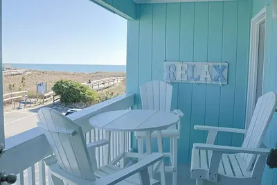 Image de Oceanview Beach Retreat: Updated & Steps to Beach
