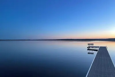 Image de Spacious, three bedroom cottage on beautiful Lake Metonga.
