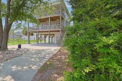 Image de Coastal Escape•Walk to Beach, Boardwalk+Golf Cart