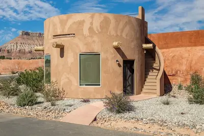 Image de #06 - 2qb Anasazi Cliff Dwelling Hot Tub & Kitchen