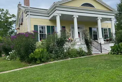 Image de Gorgeous 1838 Greek Revival home in historic Seneca Lake with with lake access.