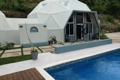 Image de Villa Cupola - An exquisitely designer decorated 5 bedroom Geodesic Dome Villa. .