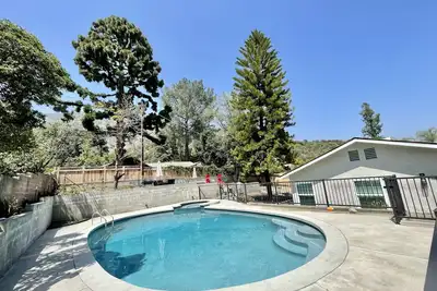 Image de Salt Water Pool Over Look Mountain View