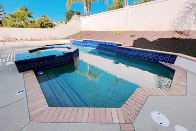 Image de Oceanside Paradise with Pool, Spa, Cal King, Billiards & More!