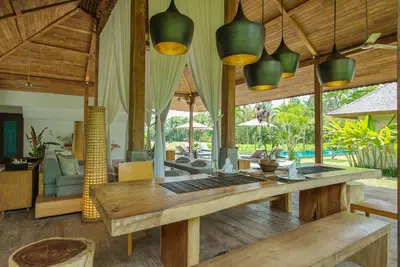 Image de Splendide Villa à Ubud Bali avec personnel, piscine, centre de remise en forme, etc.