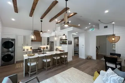 Image de New Conch cottage, with heated pool, walking distance to downtown Key West.