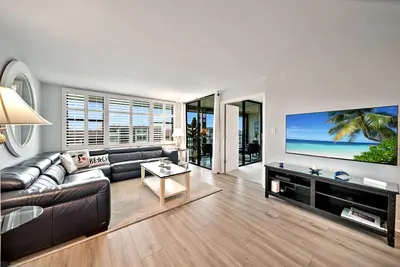 Image de Remodeled, Beach Condo, 2 brm, 2 bathrm, Max 6, Pool, Tennis, Wifi and more!