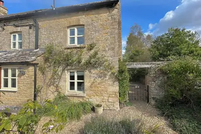 Image de Pretty Cotswold Cottage with Garden near Bibury
