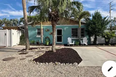 Image de Island Duplex unit: 2-bed/2-bath close to beach, pets welcome