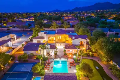 Image de Paradise Castle in Az+PickleballCourt+Putting Green+Heated Pool & Spa+Has It All