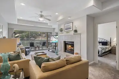 Image de Emerald Bay Waterfront Condo! - Pools, Tennis, and More!