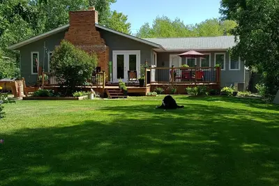 Birdie On Eight-full house just 5 mins from the beach!