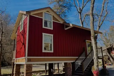 Image de Ashford Lodge: Urban Treehouse #11