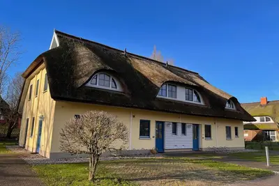 Image de Reetdachhaus Holunder 2 - Holiday home Holunder 2 in the vacation village Puddemin