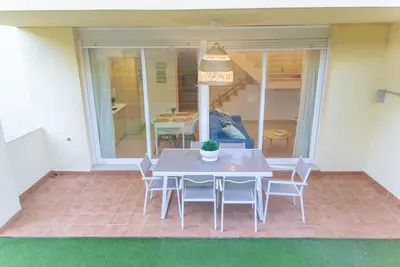 Image de DĂşplex con piscina, garaje y jardĂn, frente a la playa de los Caños de Meca.