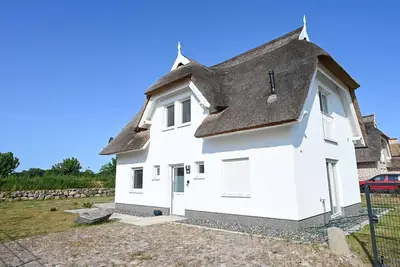 Image de Vacation home Anni - Charming vacation home \"Anni\" in the south of the island of RĂĽgen
