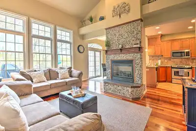 Image de Community Perks & Deck: Lake Harmony Townhome!