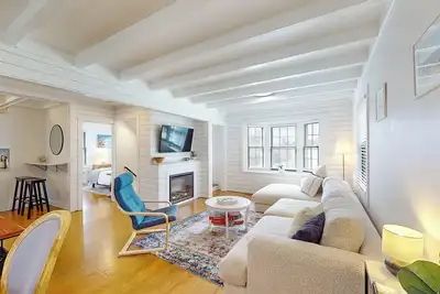 Image de Dt Mystic Renovated 3br Mystic Cape house