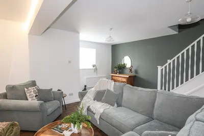 Image de Y Goedwig, pet friendly, with a garden in Newborough