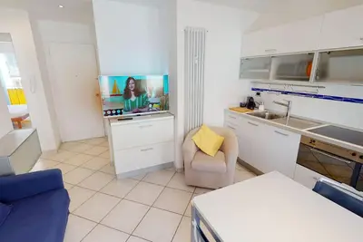 Image de Appartement climatisé avec balcon en plein centre de Menton, proche mer et commerces