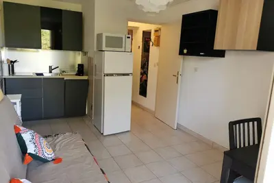 Image de Appartement avec stationnement au calme proche mer et commodités