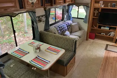 Image de Comfortable Getaway - Adirondack Rv