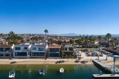 Image de Brand new luxury bayfront on Lido Island