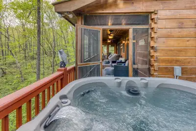 Image de Spring Special! Hot tub|Dog Friendly|Close to dwtn Br/Ellijay