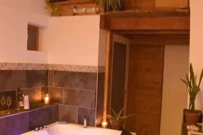 Image de Gîte de luxe dans la vallée de la Buèges, jacuzzi en amoureux!