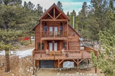 Image de 3br Cabin Escape w/ Deck Twin Lakes Mountain View