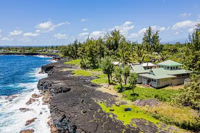Image de Temple Tree Retreat - An Adventurer's Oceanfront Paradise!