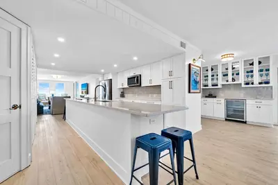 Image de 100% Renovated Penthouse at Jetty East- Destin