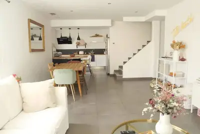 Image de Jolie villa avec piscine à 15min des plages et 30min de l'Espagne