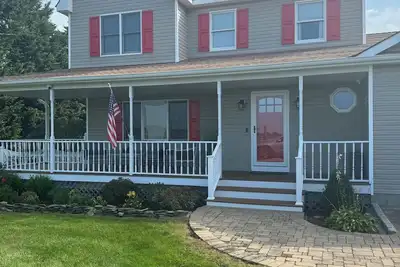 Image de North Fork Family and Friends Getaway. Great Location