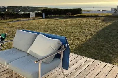 Image de Seaside house. Magnificent sea views. Beach a 5-minute walk away. Finistère.