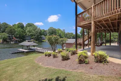 Image de Badin Lake Waterfront Home with Paddleboards and Kayak. . Sleeps 12