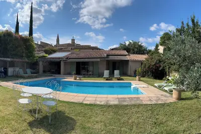 Image de Villa de village paisible, sans vis à vis avec piscine