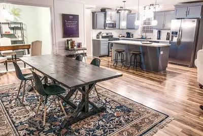 Image de Gorgeous single family home next to Fort Bragg