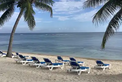 Image de Castaways Cove Unit 122 Beach Front direct access