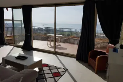 Image de Superb studio, panoramic sea view. <br>Pool currently out of service.