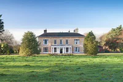 Image de Campagne Prestige Mansion pour 28 personnes - piscine intérieure et court de tennis