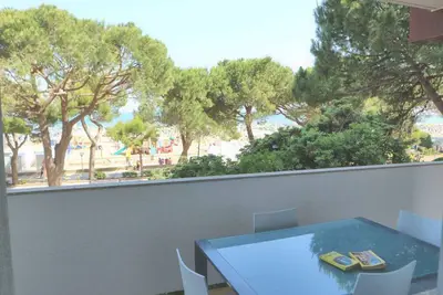 Image de Appartement de vacances avec climatisation et vue sur la mer