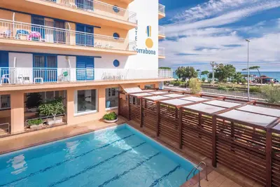 Image de Appartement de vacances avec balcon et piscine