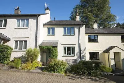Image de Yewdale Cottage, village home with mountain views