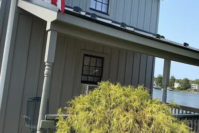 Image de Waterfront Cottage on the C&D Canal!