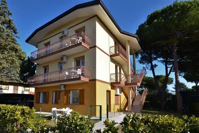 Image de Appartement de vacances avec jardin et air conditionné