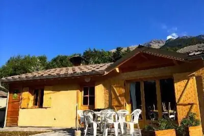 Image de Gite 80 m2 3 chambre, cuisine américaine, salon pour 8 personnes max