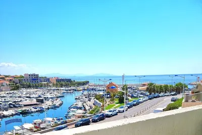 Image de Location appartement T2 face Ă la mer et au port, Ă 2 min de la plage