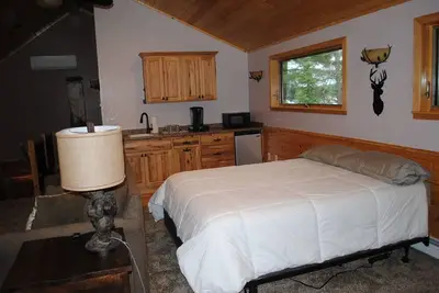 Image de Executive Studio on a beautiful lake.