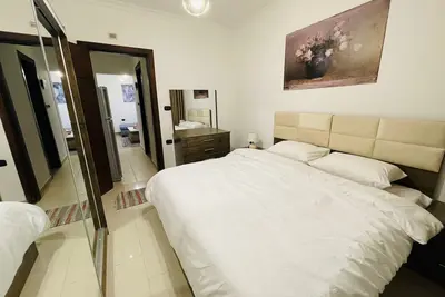 Image de luxury apartments in Amman central with a view of the city skyline